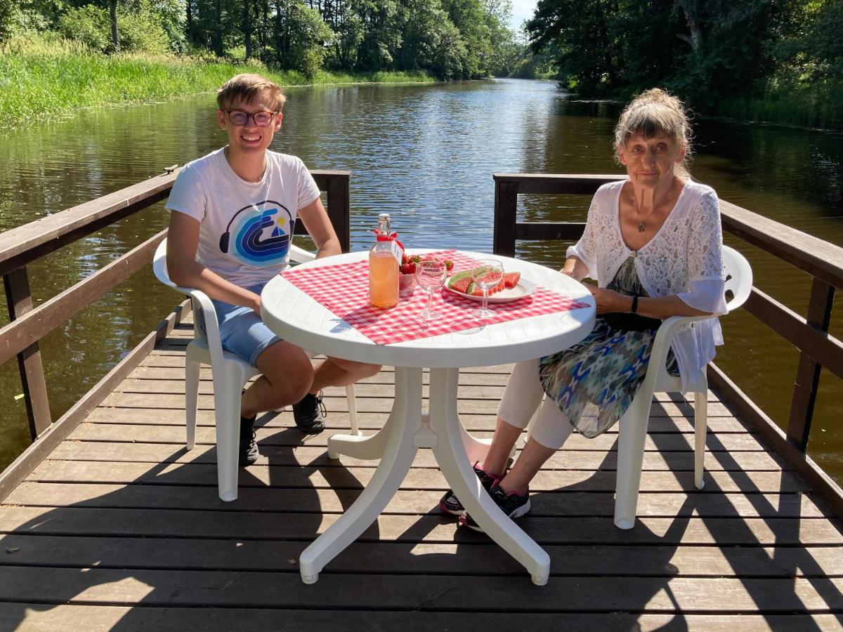 Snickaren Vandrarhem i Grästorp - Egen Lägenhet Exteriör bild